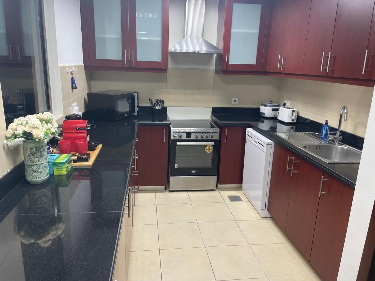 Usmans 1 Bedroom 4 Beds Jbr Huge Sea View 120 Sqm 2 Balconies Дубай Екстериор снимка