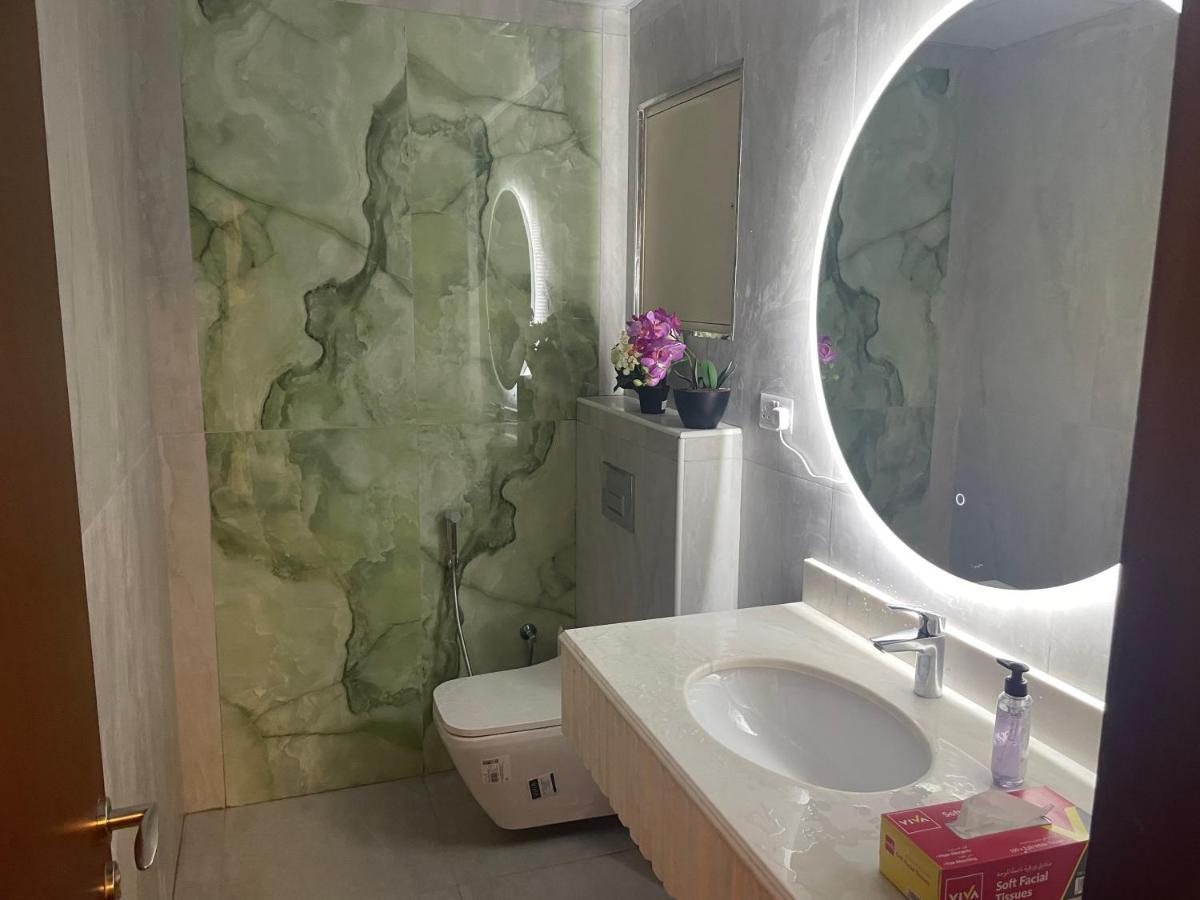 Usmans 1 Bedroom 4 Beds Jbr Huge Sea View 120 Sqm 2 Balconies Дубай Екстериор снимка