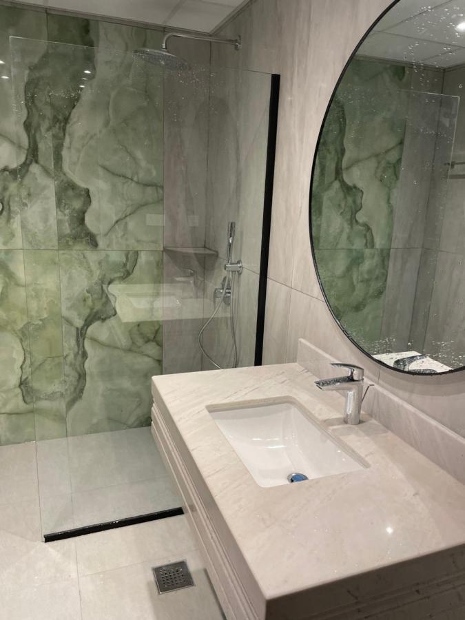 Usmans 1 Bedroom 4 Beds Jbr Huge Sea View 120 Sqm 2 Balconies Дубай Екстериор снимка