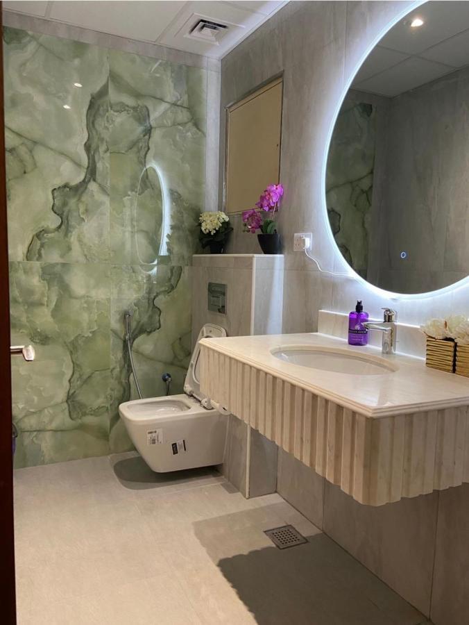 Usmans 1 Bedroom 4 Beds Jbr Huge Sea View 120 Sqm 2 Balconies Дубай Екстериор снимка